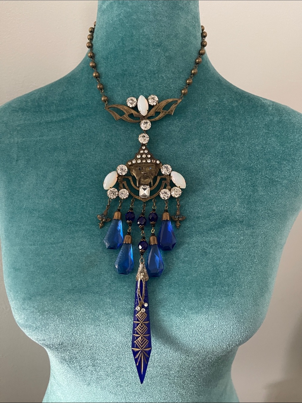 Vintage-Inspired Blue Crystal Statement Pendant Necklace